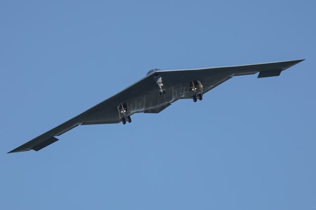 <p>Los bombarderos de la Fuerza Aérea de EE. UU. partieron el viernes de la base aérea Whiteman, cerca de Kansas City</p>