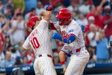 Luzardo es respaldado por jonrones de Schwarber y Sosa en triunfo de Filis 7-1 sobre alicaídos Mets