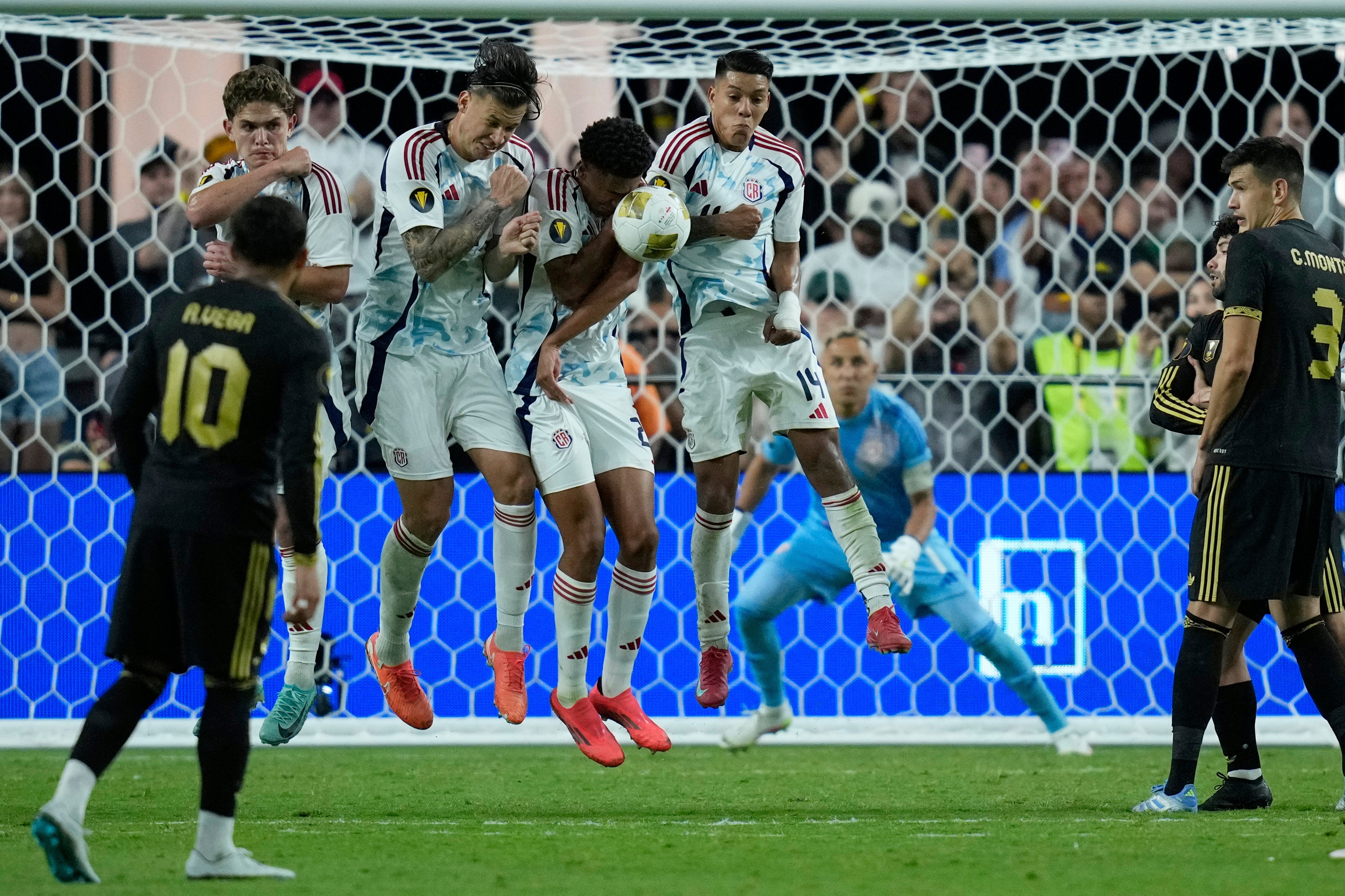 México gana su grupo de la Copa Oro de CONCACAF tras empate 0-0 contra Costa Rica
