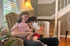 El ICE detiene a la esposa de un marine veterano que aún amamantaba a su bebé