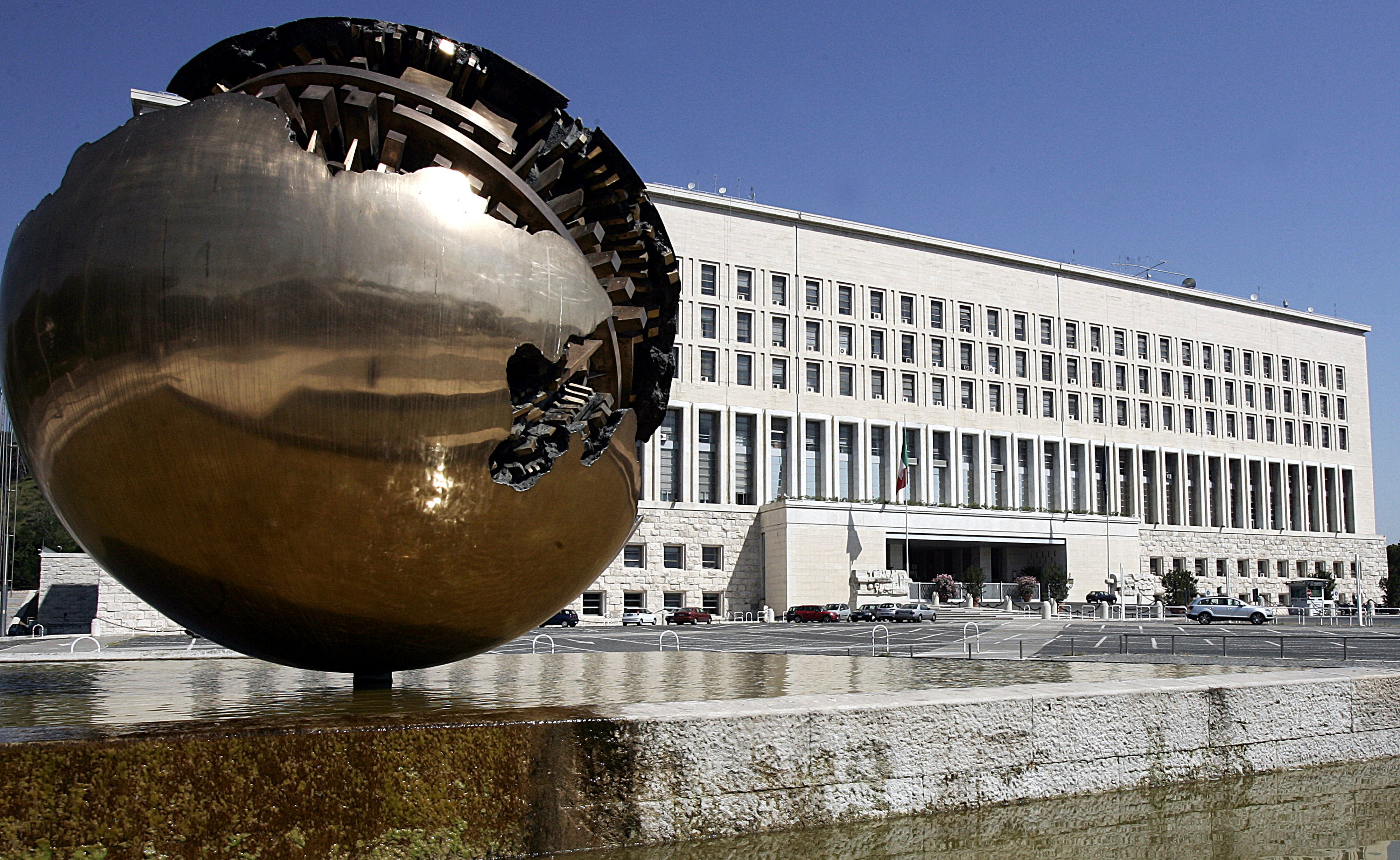 ARNALDO POMODORO-DECESO