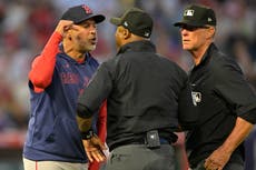 Alex Cora expulsado otra vez tras mal inicio de Walker Buehler con los Medias Rojas