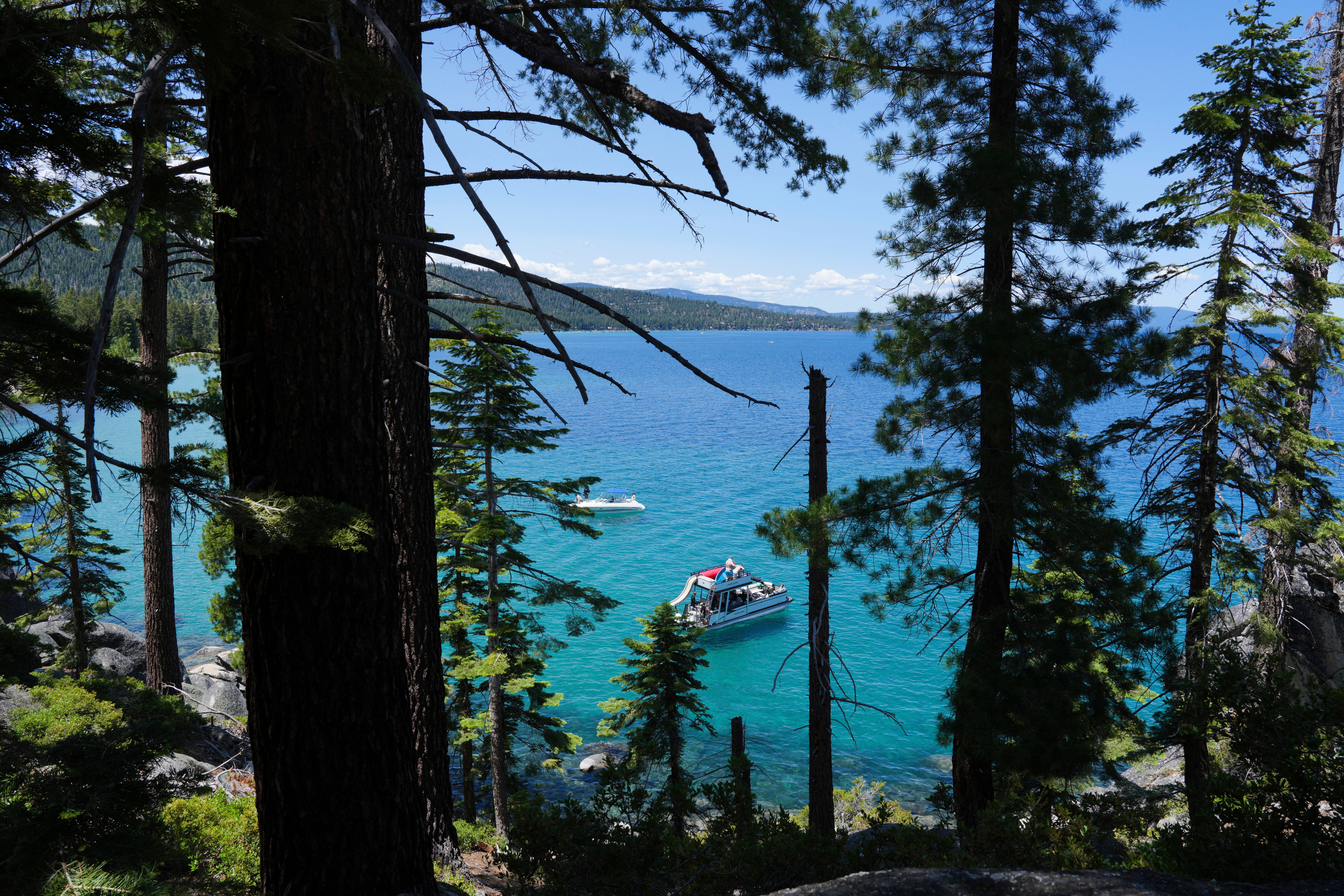 La empresa NV Energy dejará de suministrar alrededor del 75 % de la electricidad del proveedor Liberty Utilities en el lago Tahoe para mayo de 2027, lo que afectará a 49.000 clientes, ya que redirigirá la energía a centros de datos de inteligencia artificial en Nevada