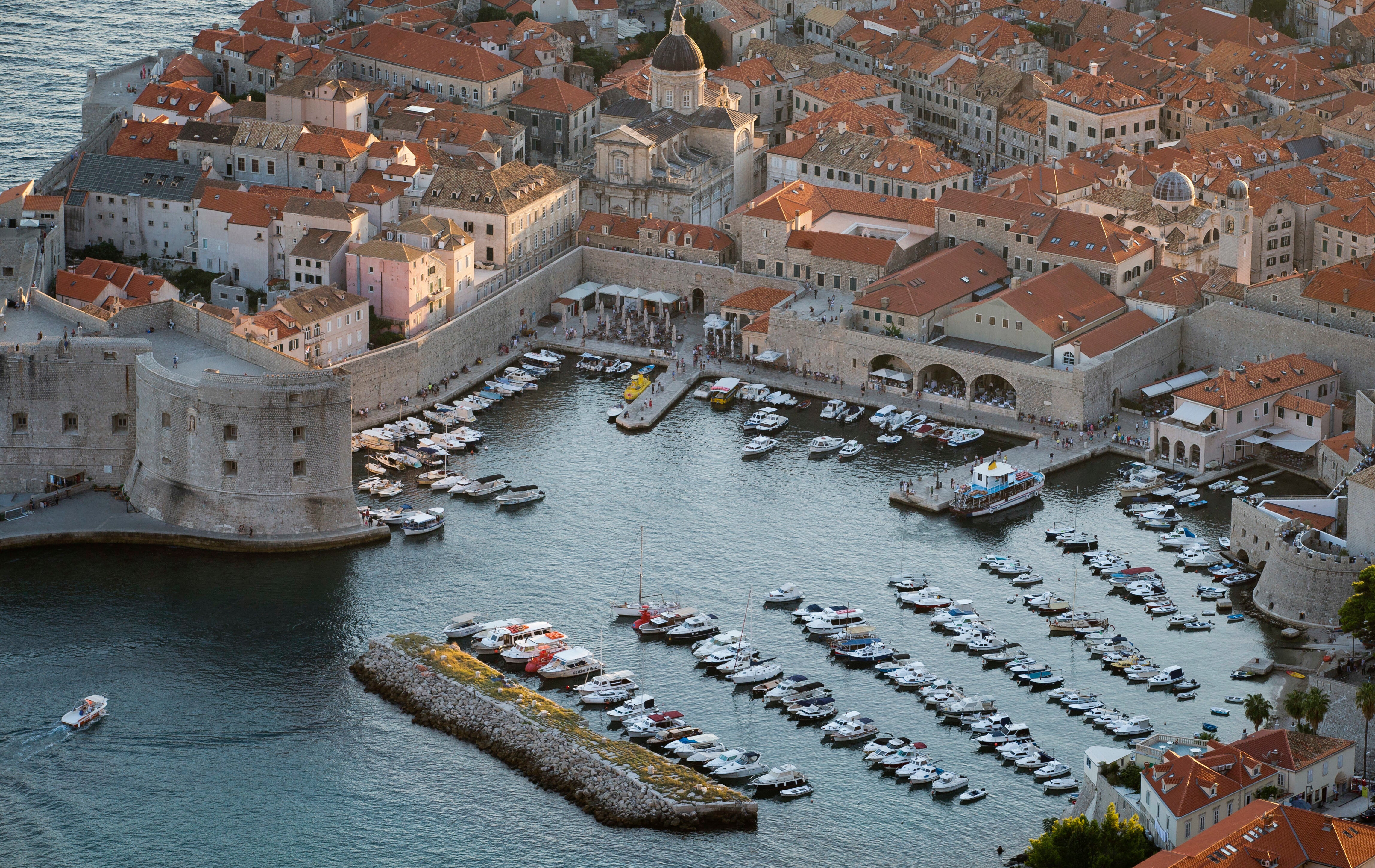 EUR-GEN CROACIA-BARCO HUNDIDO