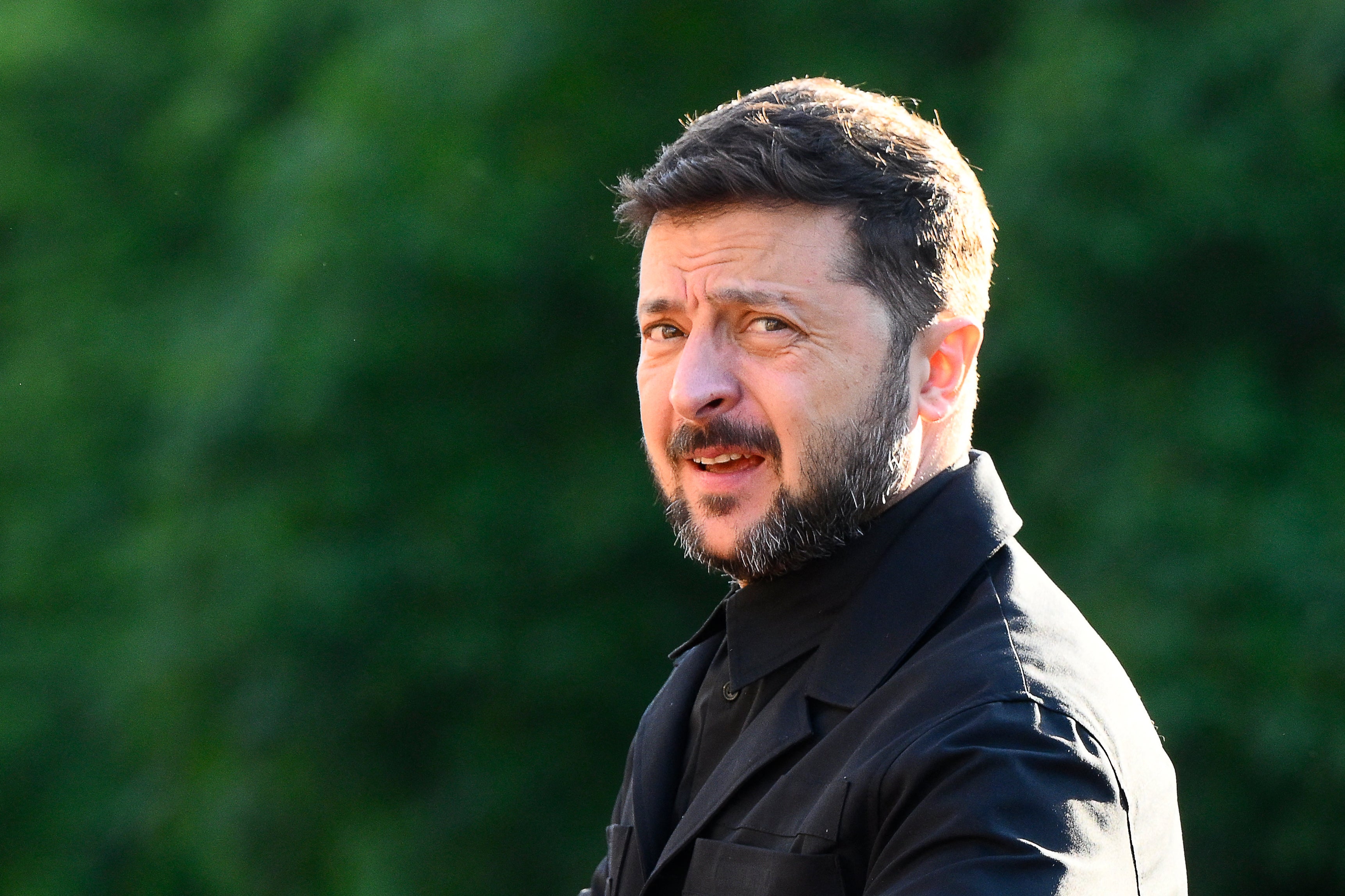 El presidente se reunió con el dirigente ucraniano Volodymyr Zelensky al margen de la cumbre de la OTAN