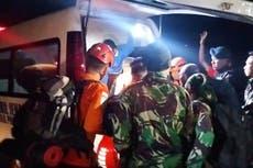 Rescatistas indonesios recuperan cuerpo de excursionista brasileña que cayó de volcán