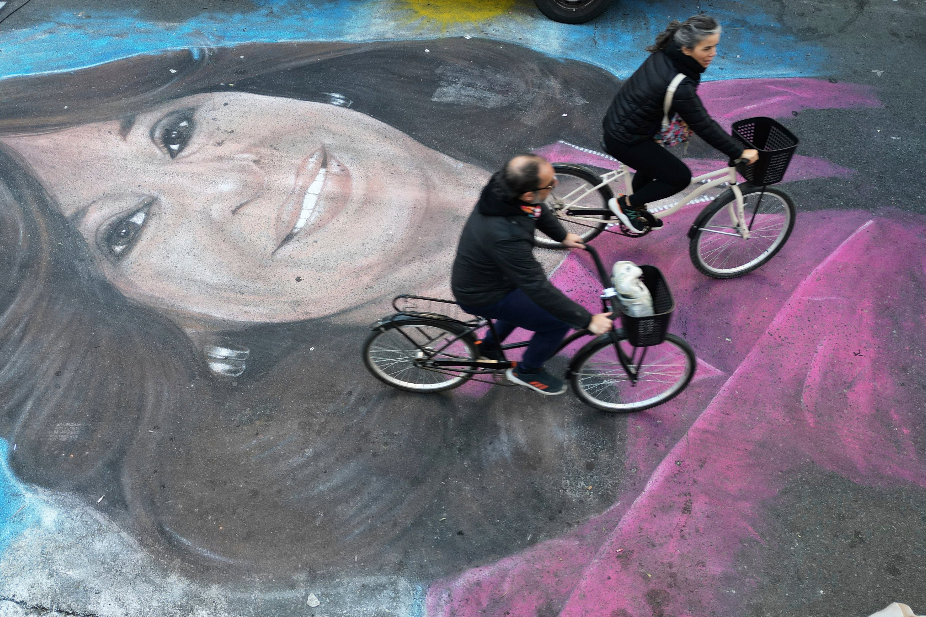 Oleada de mails invade el tribunal argentino que tramita visitas a Fernández en prisión domiciliaria