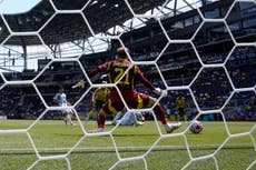 El Dortmund sufre otra vez, pero avanza a octavos como primero de su grupo en Mundial de Clubes