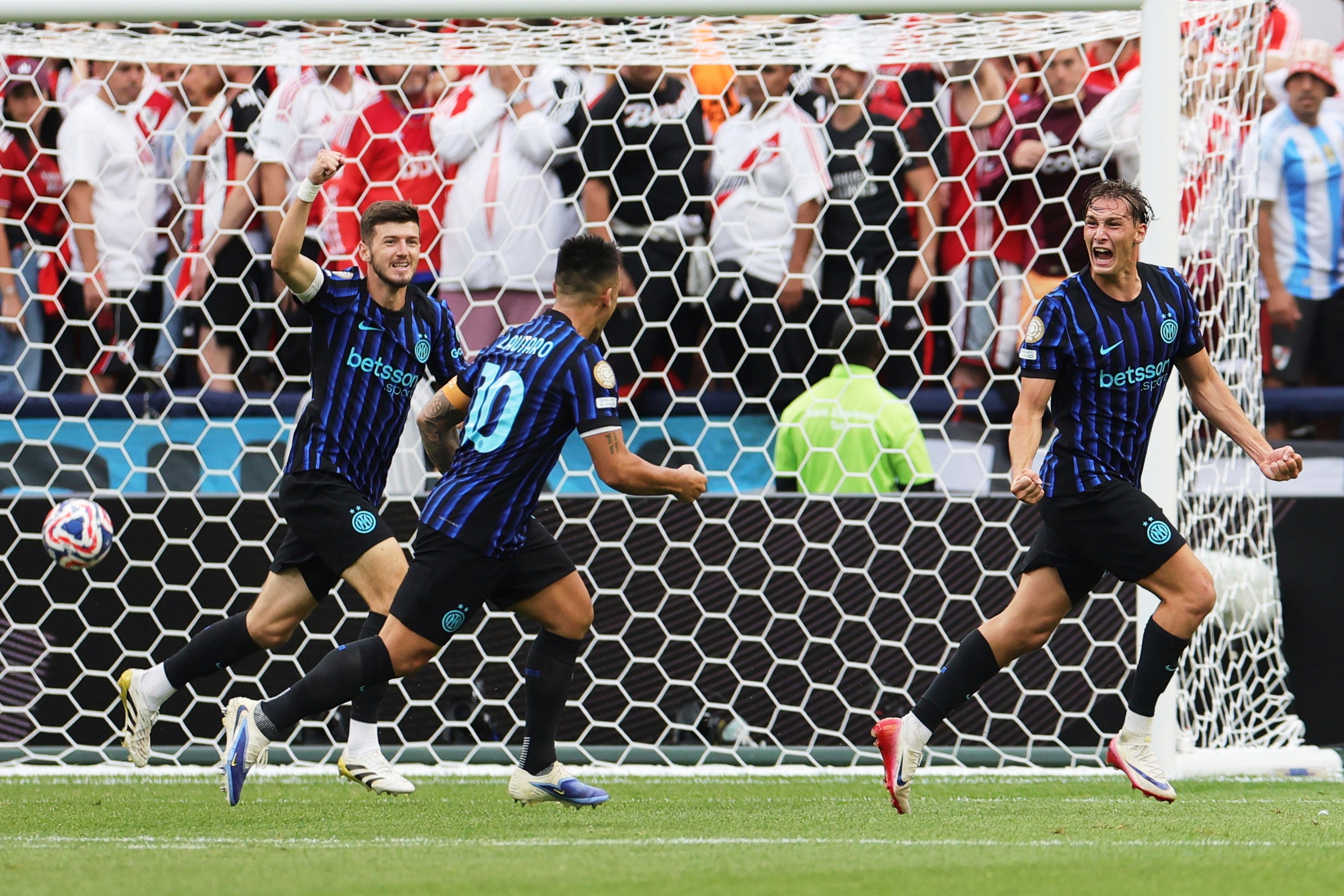 CLUBES MUNDIAL INTER-RIVER