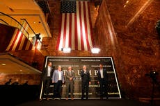 Familia Trump elimina etiqueta "Hecho en EEUU" de sus nuevos teléfonos