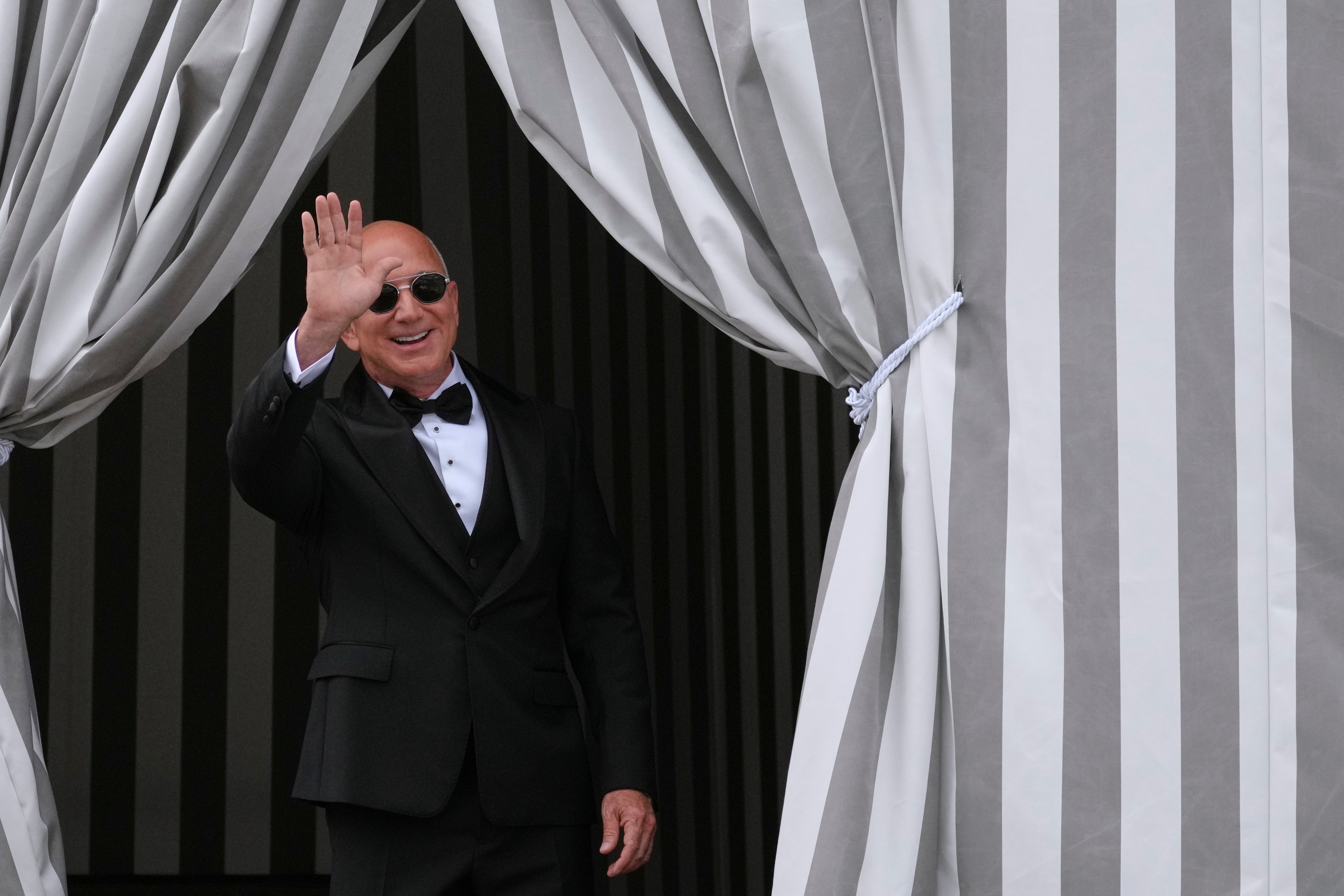 JEFF BEZOS-LAUREN SÁNCHEZ- FOTOGALERIA