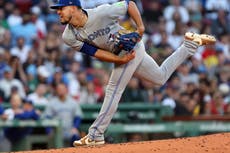 José Berríos y el bullpen de Azulejos silencian a Medias Rojas, aplastados 9-0