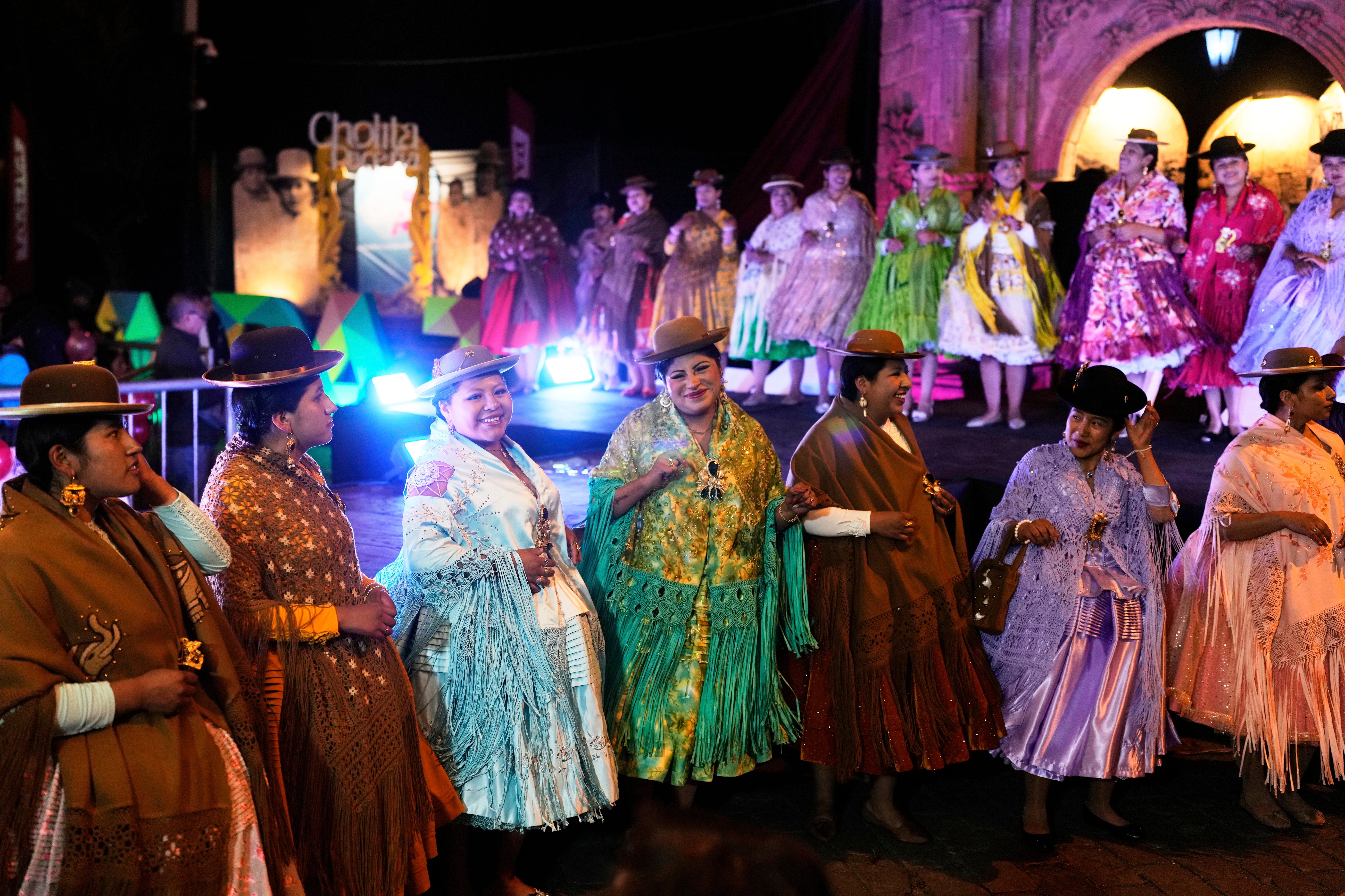 BOLIVIA-MISS CHOLITA-FOTOS