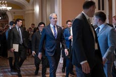 Senadores de EEUU se preparan para trabajar el fin de semana y cumplir plazo de Trump sobre recortes