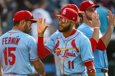 Cardenales remontan desventaja de 5 carreras y vencen a Guardianes por 9-6