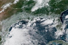 Tormenta tropical Flossie se fortalece frente a costa suroeste de México
