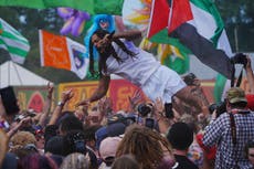 BBC dice que debió cortar la emisión en vivo del grupo Bob Vylan en Glastonbury por "antisemitismo"