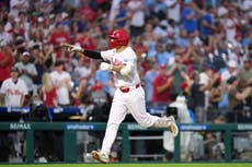 Wheeler poncha a 10 y Castellanos pega jonrón en triunfo de Filis 4-0 sobre Padres