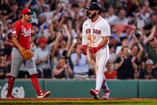 Abreu batea grand slam y jonrón de campo en la victoria de Medias Rojas por 13-6 sobre Rojos