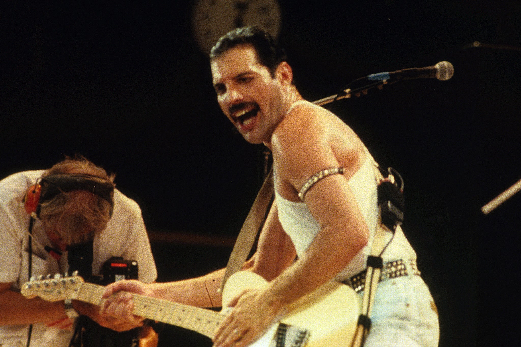 La mujer conocida sólo como “B” arremetió contra la amiga más cercana de Freddie Mercury, Mary Austin, por no decir “nada” mientras “la verdad de su vida” era “distorsionada, tergiversada y reescrita”