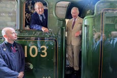El Rey Carlos III busca economizar, el tren real se retira tras 156 años de servicio