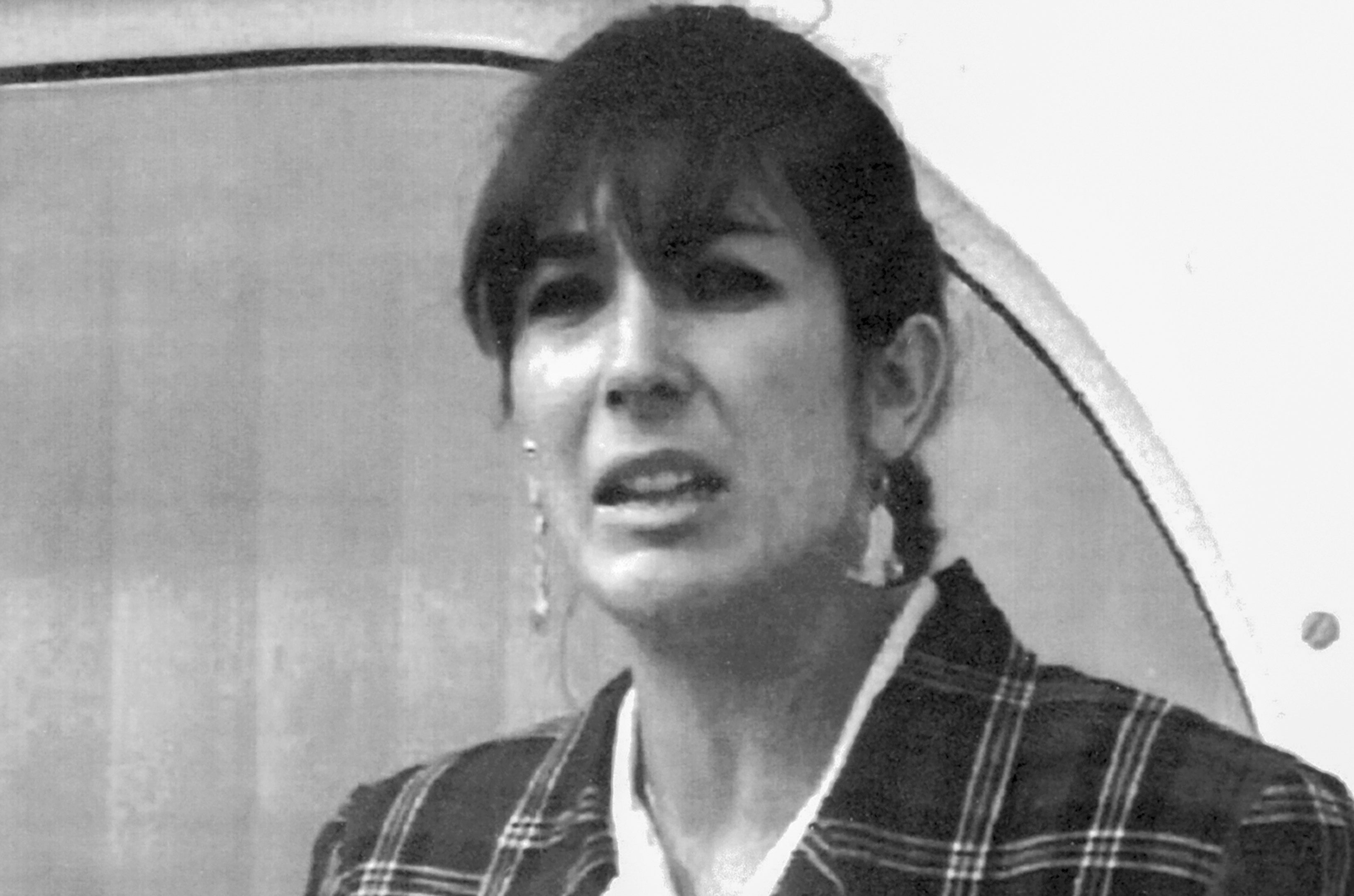 Ghislaine Maxwell, la novia de la alta sociedad británica de Epstein, fue declarada culpable en su propio juicio por ayudar a Epstein a abusar sexualmente de niñas menores de edad