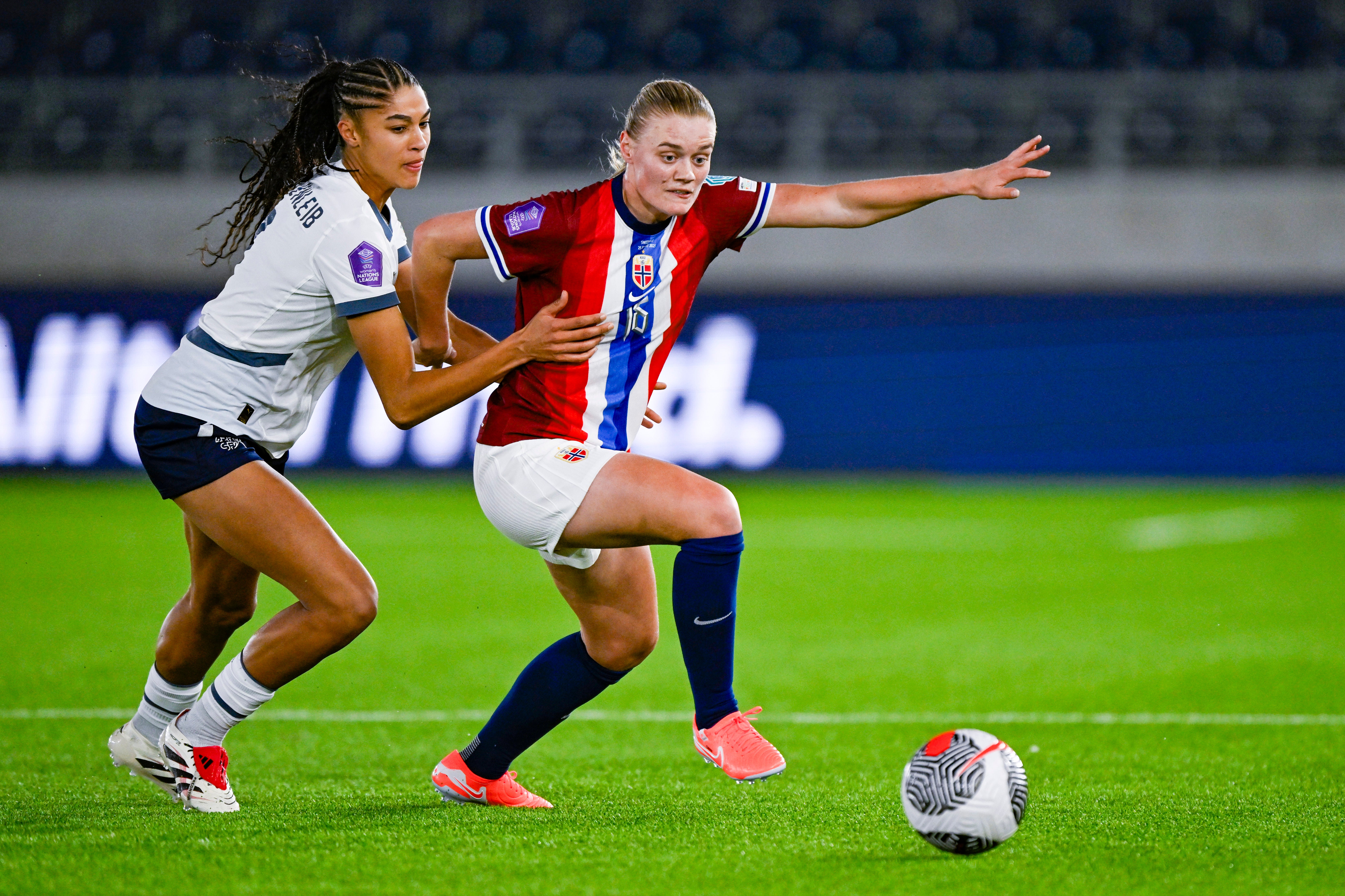 EURO-SUIZA-MUJERES