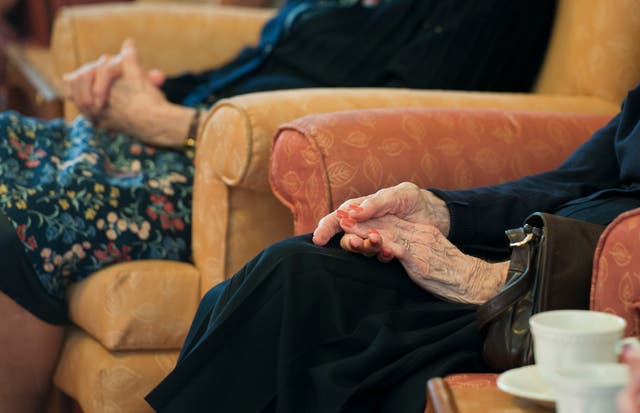 <p>Residentes de un hogar de ancianos de Stratford diagnosticados con demencia</p>