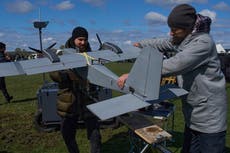 Ucrania busca producir armas con sus aliados, mientras EEUU frena algunos envíos