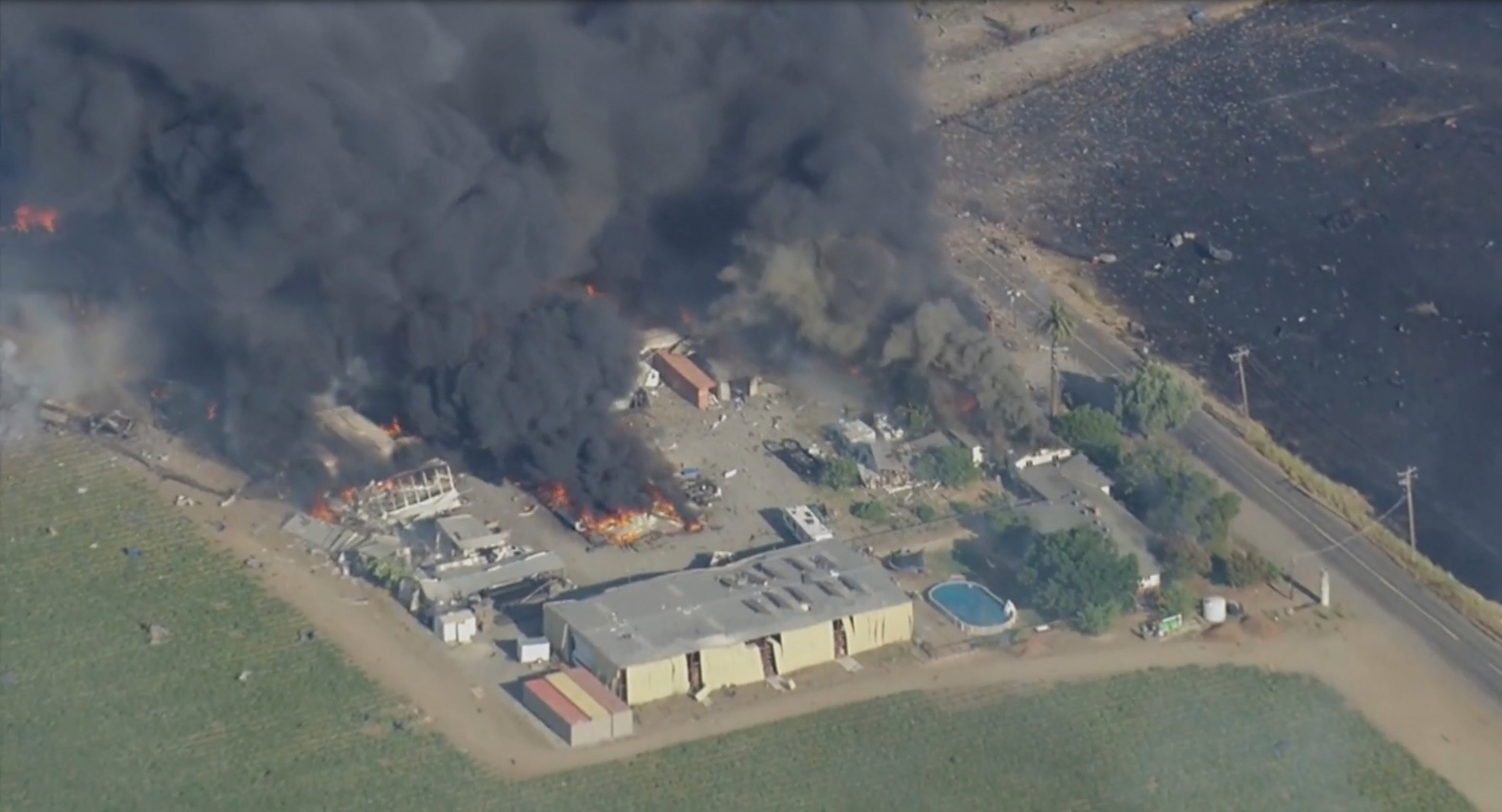 CALIFORNIA-ALMACÉN PIROTECNIA-EXPLOSIÓN