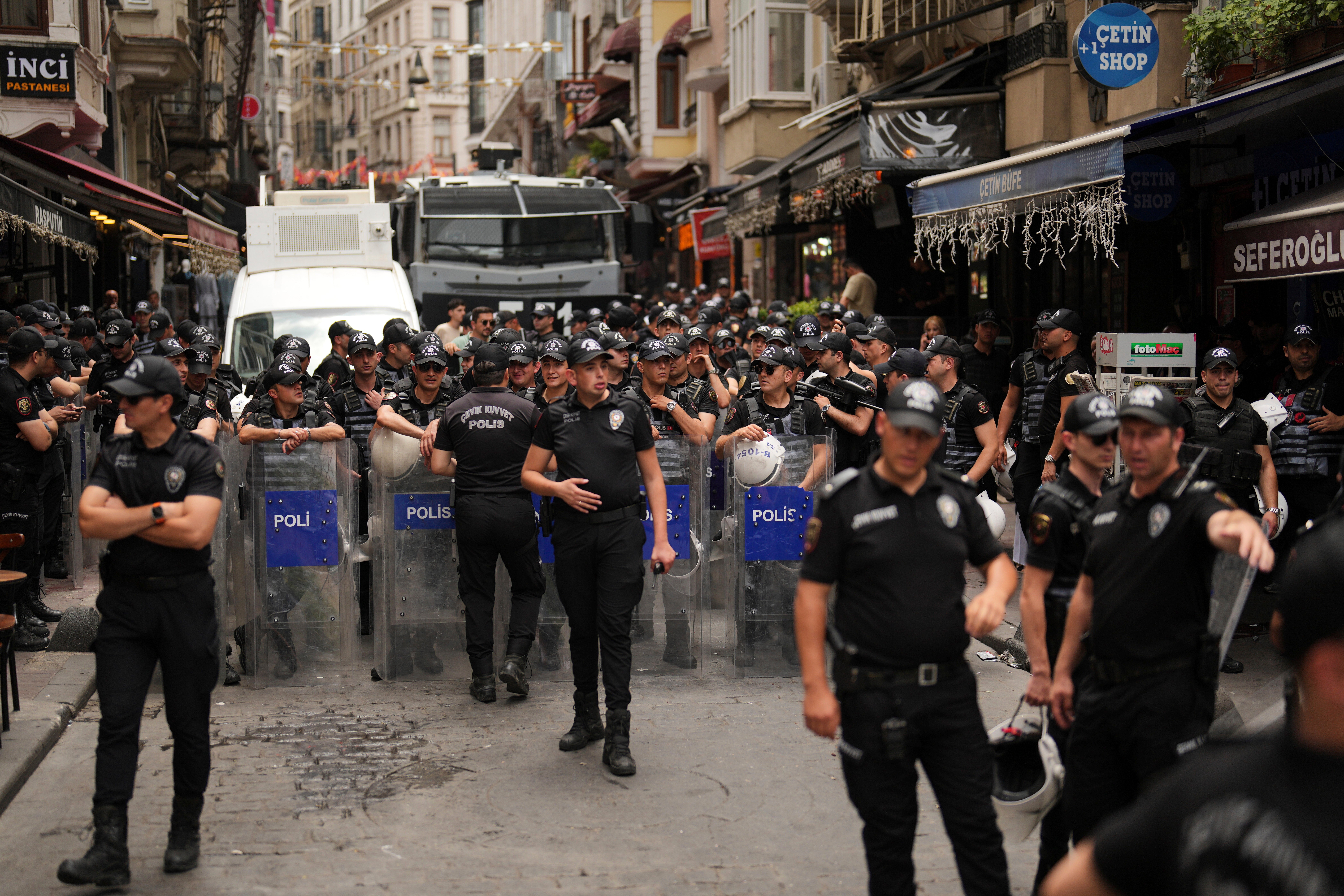TURQUIA REVISTA ARRESTOS