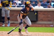 Ortiz conecta grand slam y Cerveceros vencen 7-2 a Mets en el primer juego de la doble cartelera