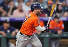 Astros ganan 5-3 a Rockies con Altuve escalando al 2do lugar de imparables en la historia del equipo
