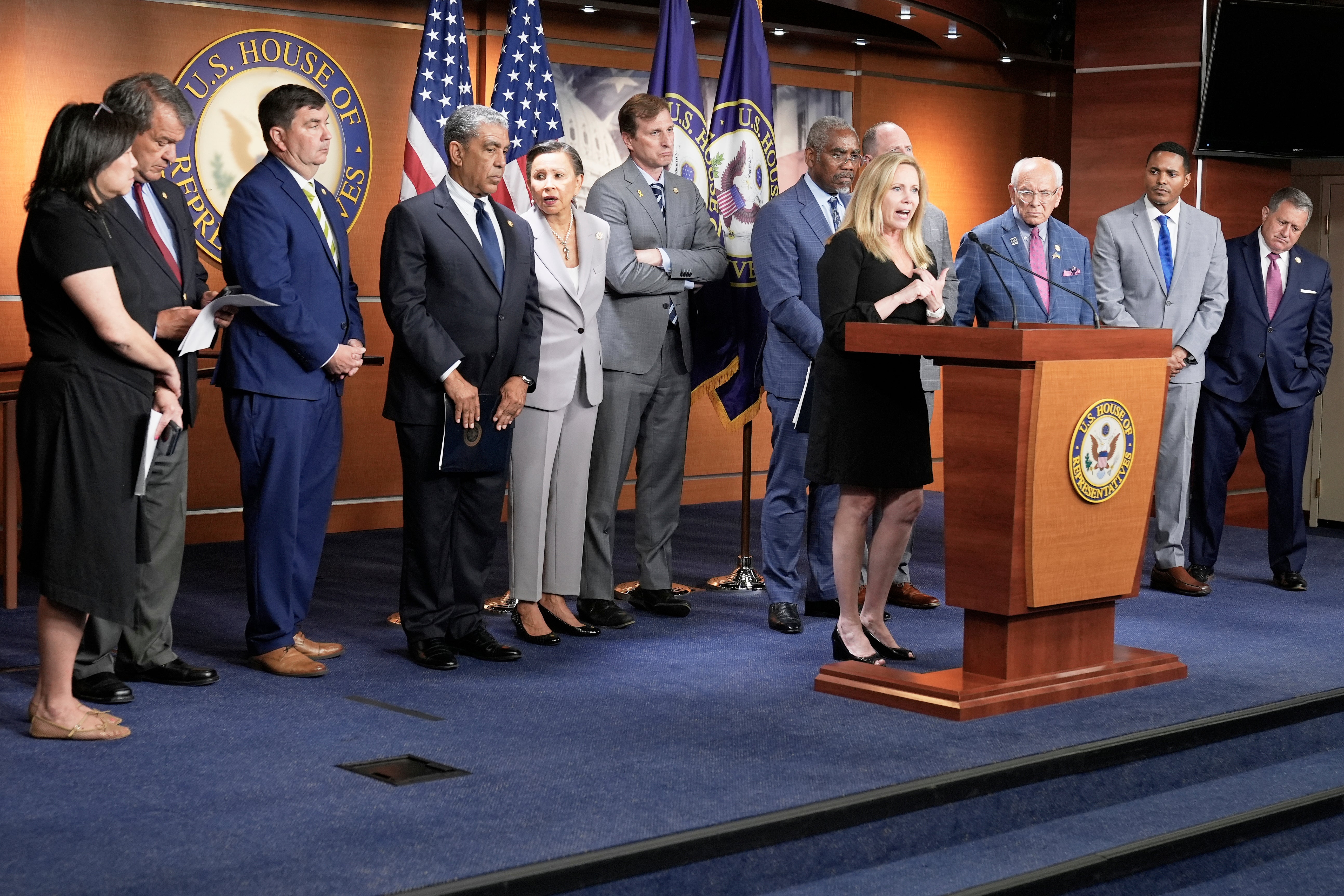 EEUU-RECORTES FISCALES