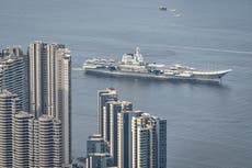 Portaaviones chino llega a Hong Kong para fomentar el patriotismo
