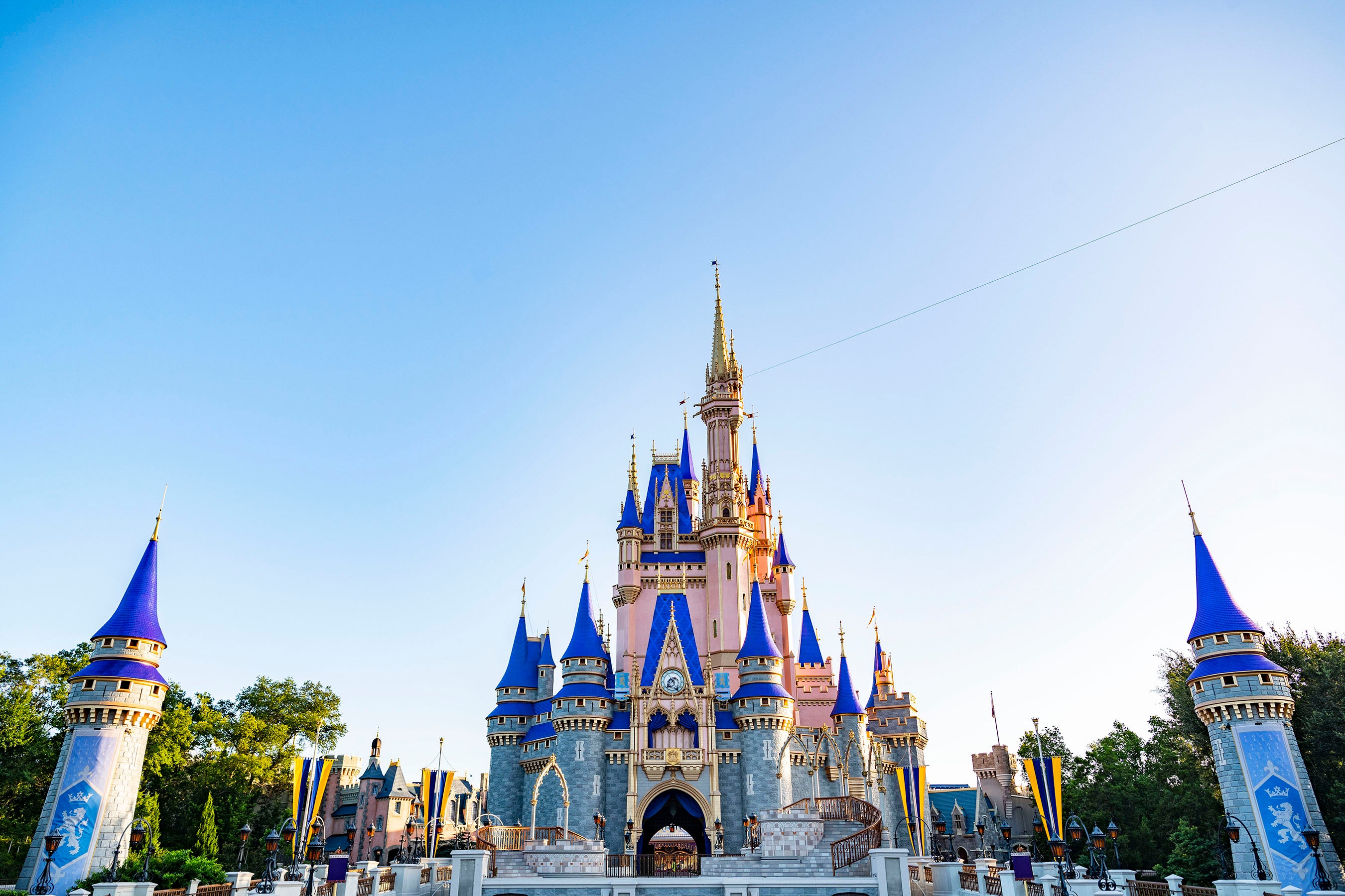 Royce Dorazio, ex técnico de atracciones de Disney, afirma que la seguridad en los grandes parques temáticos es una prioridad absoluta