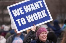 Mercado laboral de EEUU sigue sorprendiendo: tasa de desempleo baja contra todo pronóstico