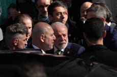 Lula visita a Cristina Fernández en su casa donde cumple prisión domiciliaria como muestra de apoyo