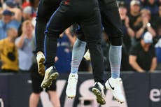 Straw anota la carrera del triunfo gracias a un error de tiro y Azulejos ganan 4-3 a Angelinos