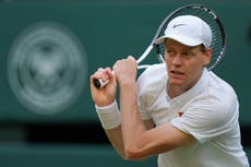 Jannik Sinner deja atrás su derrota en Roland Garros y sigue avanzando en Wimbledon