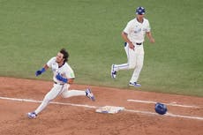 Sencillo de Barger en la 11ª da triunfo a Toronto sobre Angelinos y Azulejos hilan 7ª victoria