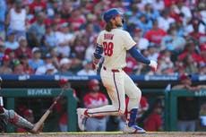 Bohm y Schwarber conectan jonrones para llevar a los Filis 5-1 sobre los Rojos