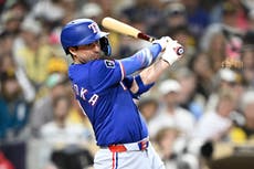 Kyle Higashioka conecta un jonrón y remolca 5 carreras para que Rangers derroten 7-4 a Padres