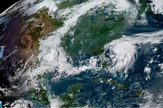 La tormenta tropical Chantal gana algo de fuerza mientras se acerca a Carolina del Sur