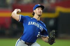 Lorenzen domina siete entradas y Witt conecta jonrón en triunfo de Reales 4-0 sobre Diamondbacks