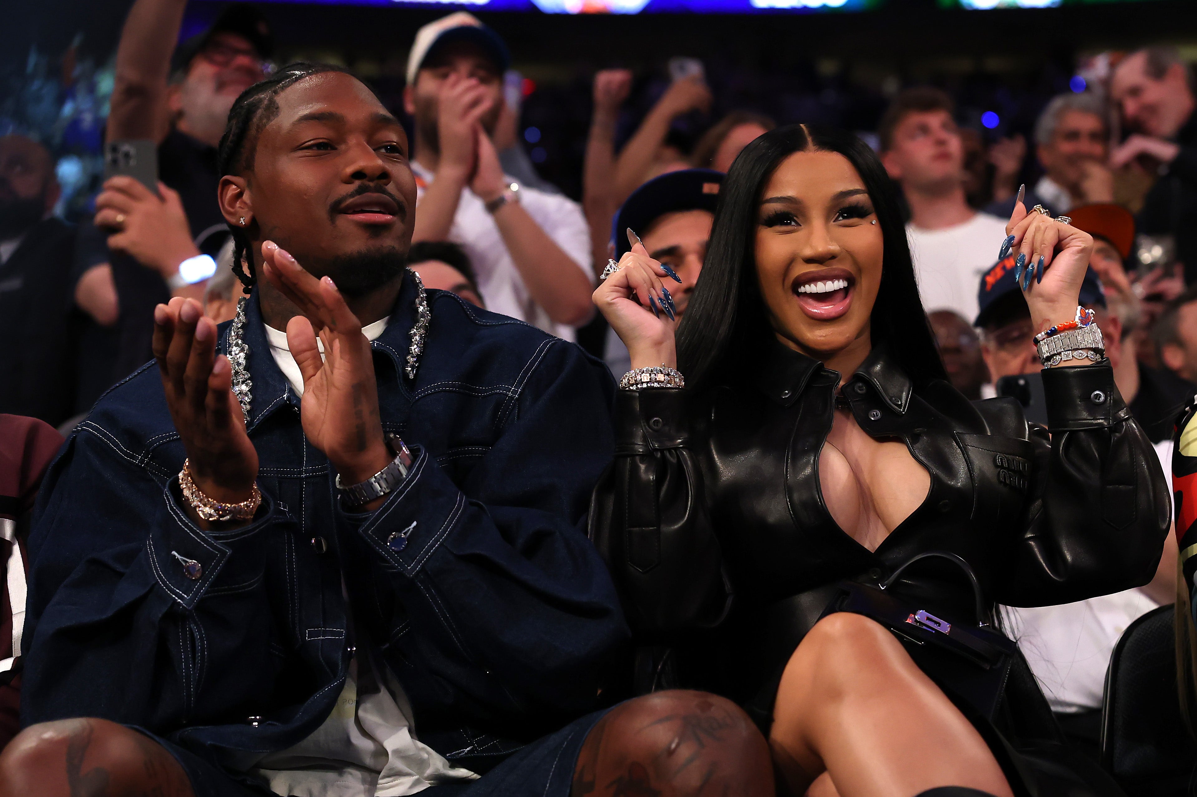 Stefon Diggs y la rapera Cardi B dieron la bienvenida a un niño en noviembre