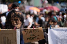 México se posiciona tras protestas: no a la gentrificación y la xenofobia, sí a los visitantes