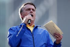 Trump acusa a Brasil de lanzar "cacería de brujas" contra Bolsonaro