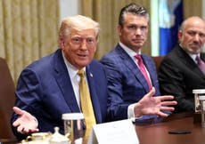 Trump cuestiona que se siga hablando del “asqueroso” Jeffrey Epstein