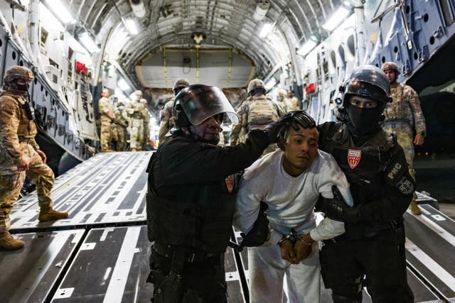 <p>Ante la ONU, El Salvador declaró que la responsabilidad legal por los inmigrantes deportados y encarcelados en su sistema penitenciario recae en Estados Unidos, en contradicción con las afirmaciones del gobierno de Trump</p>